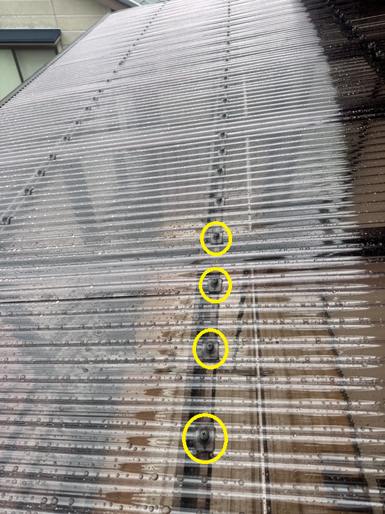 波板専用ビスで固定