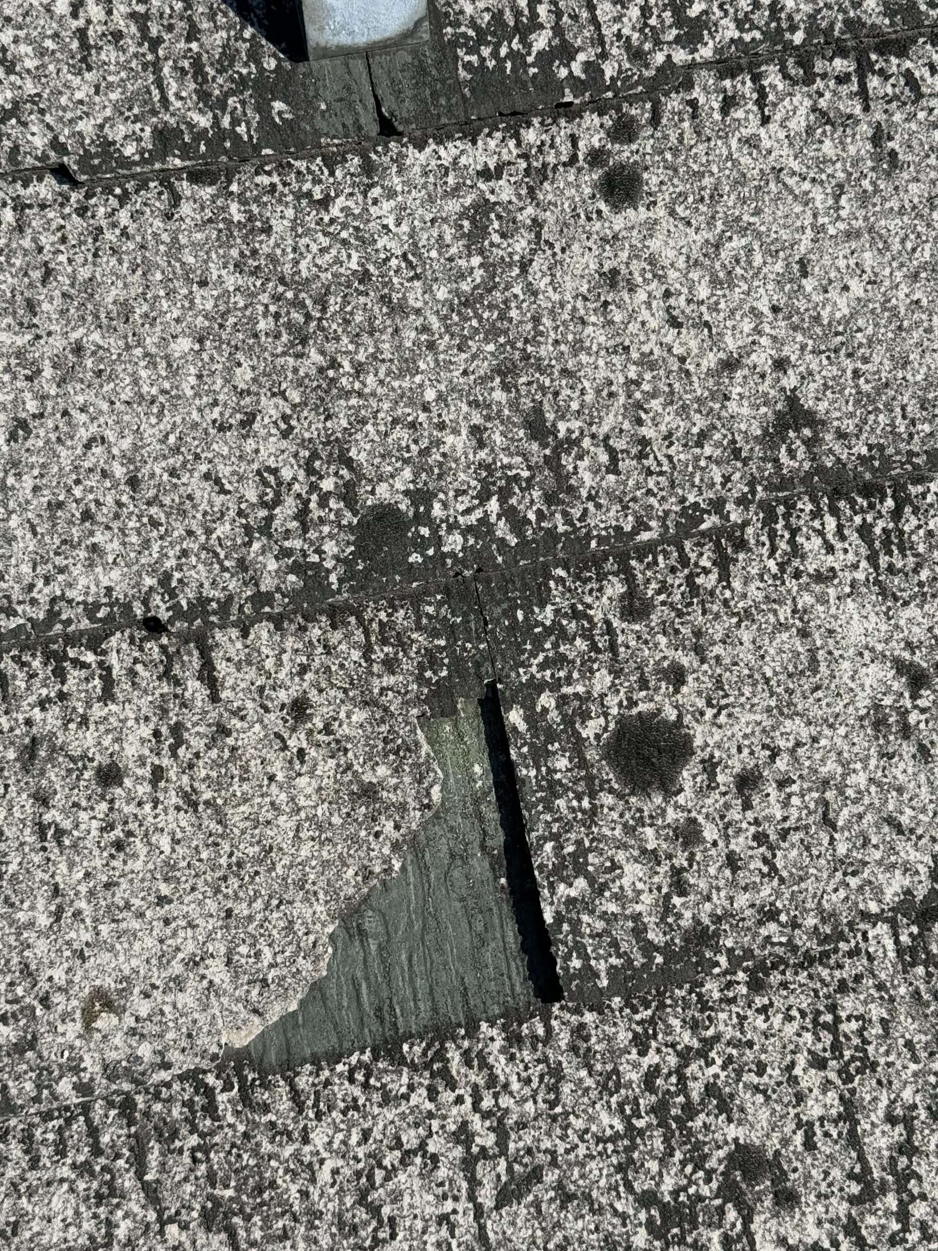 スレート屋根の割れ