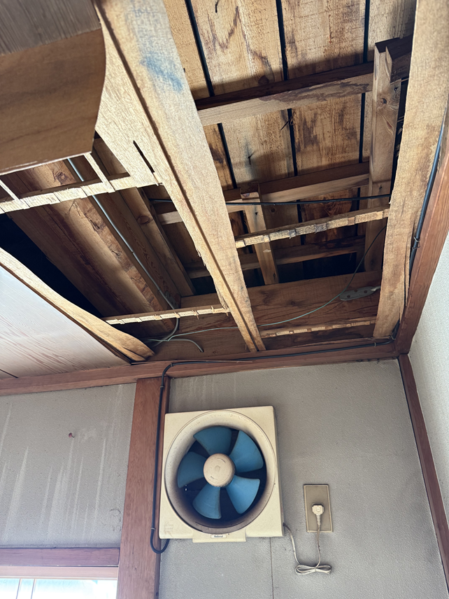 天井からの雨漏り