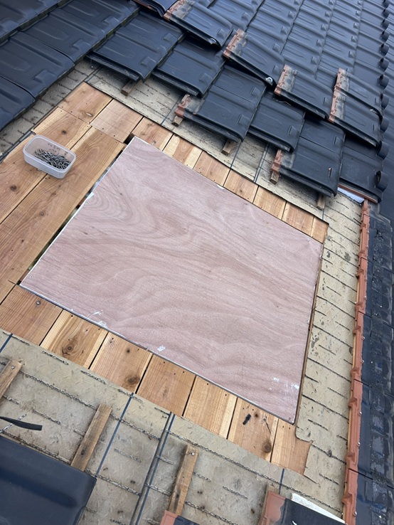 天窓があった部分に木下地