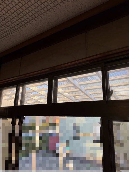 【射水市】テラスと縁の間からの雨漏りしているとのお問い合わせをいただき、散水試験を行いました