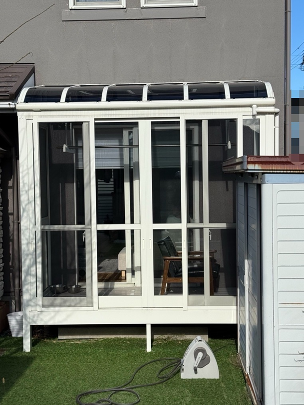 サンルームと外壁の間から雨漏り