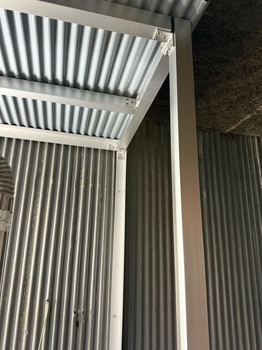 ボイラーの囲い屋根設置