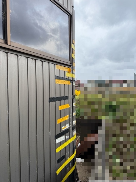 強風で剥がれていたトタン外壁