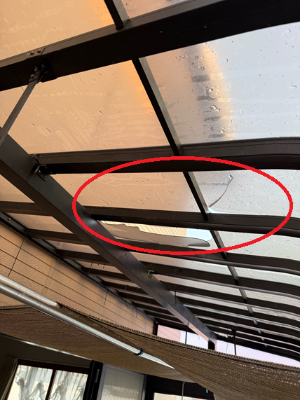 落雪で割れたパネル