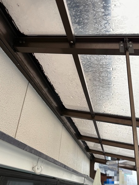 【高岡市】「まずは応急処置を」サンルーム・テラス屋根の割れ