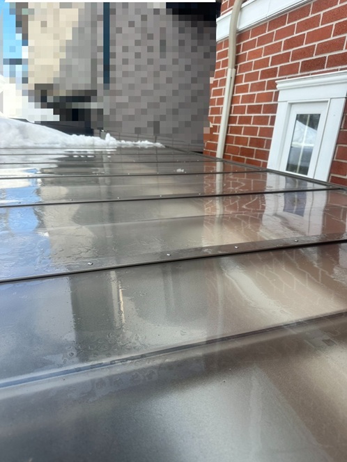 カーポート屋根のポリカ補修工事　完了です！✨