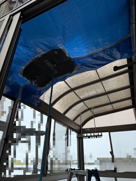 【射水市】サンルームの修理をご検討中のお客様　骨組みが曲がり、パネルも割れていました