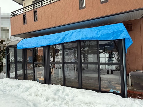 【富山市】落雪でサンルームとガレージ屋根に被害