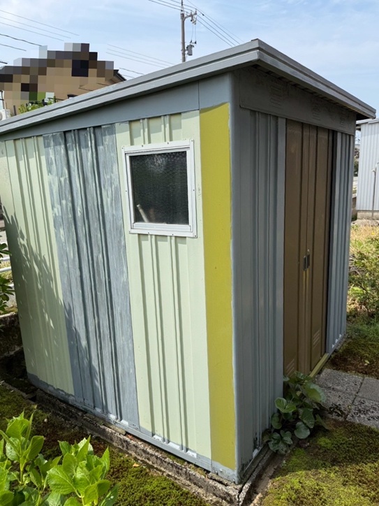 物置の屋根　雨漏り
