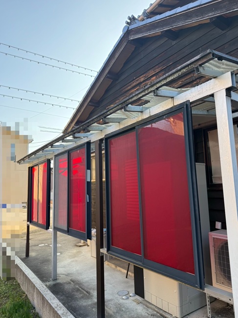 【高岡市】大雪の後から玄関で雨漏りと、半透明の屋根が割れているとのご相談