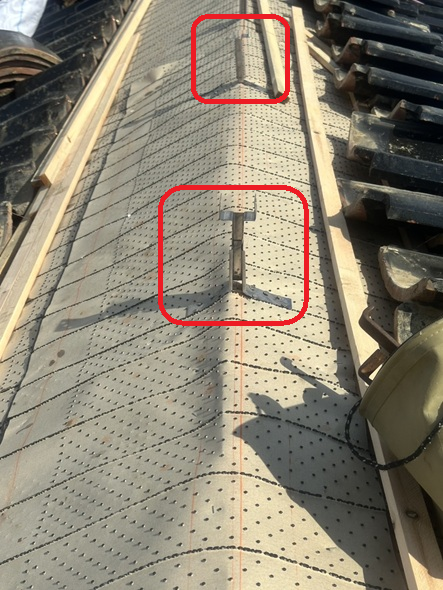 強化棟金具を取り付け