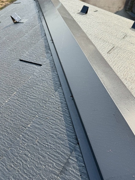 棟板金の釘浮