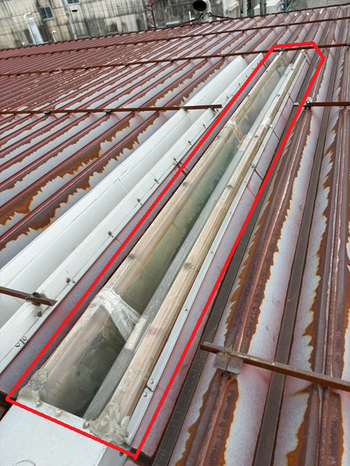 ポリカ部分からの雨漏り