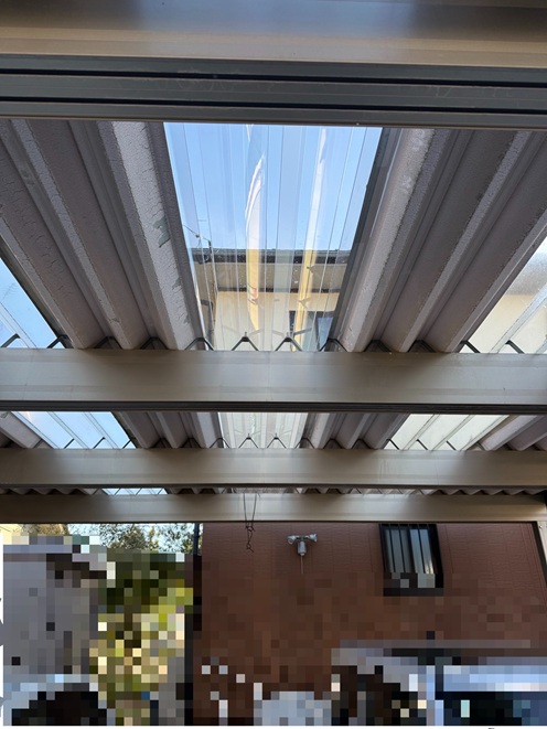 曲がっていたポリカの交換　完了