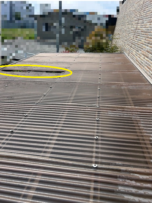 【富山市】割れていたテラス屋根の張り替え工事を行いました