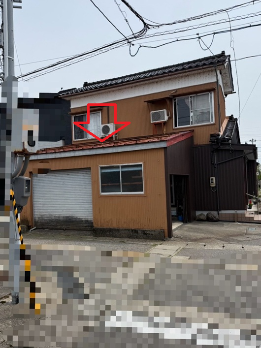 【射水市】車庫の屋根にサビが出ているとのお問い合わせをいただきました【現場調査】
