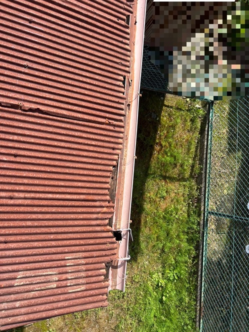 【富山市】強風で小屋のトタン屋根が破損…サビで脆くなった屋根の張り替えとポリカ波板交換工事