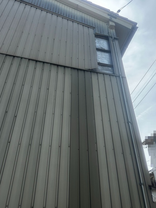 【富山市】外壁の金属板が外れて落下…部分補修で対応した外壁修理工事