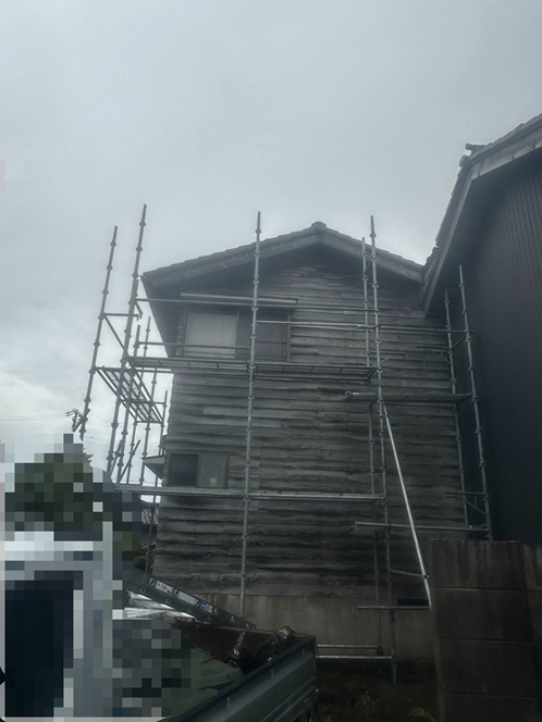 強風被害に遭った外壁