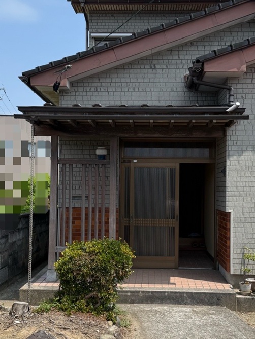 玄関屋根のカバー工事施工完了