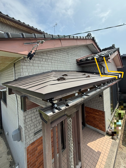 新しい雨どいへ流れます
