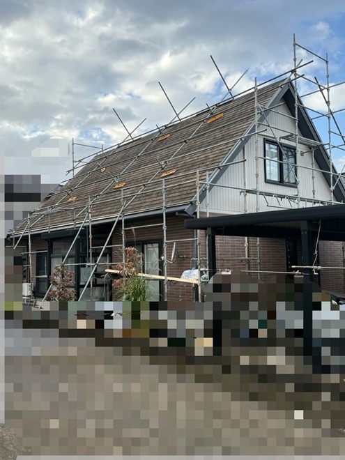 【射水市】築20年のスレート屋根をカバー工事！天然石チップ付きガルバリウム鋼板で屋根をリフォーム