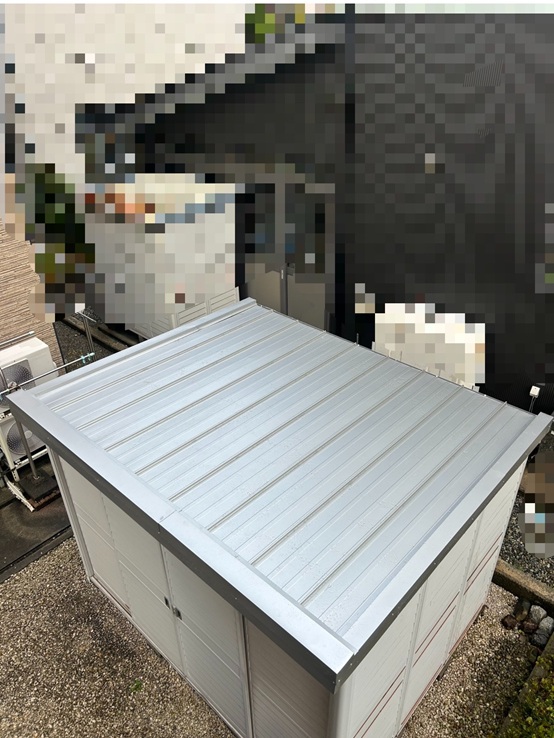 雨漏りした物置屋根をカバー