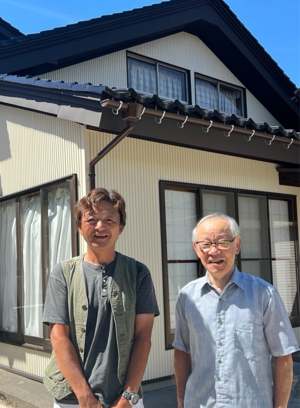 【高岡市のお客様】外壁リフォーム工事・瓦屋根の棟瓦修理・雨どい交換工事を行ったお客様より、施工後のご感想をいただきました